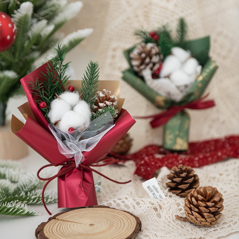 Christmas Gift Small Flower Bouquet Pine Cone Artificial Dried Flower Bouquet Creative Gift Christmas Bouquet
