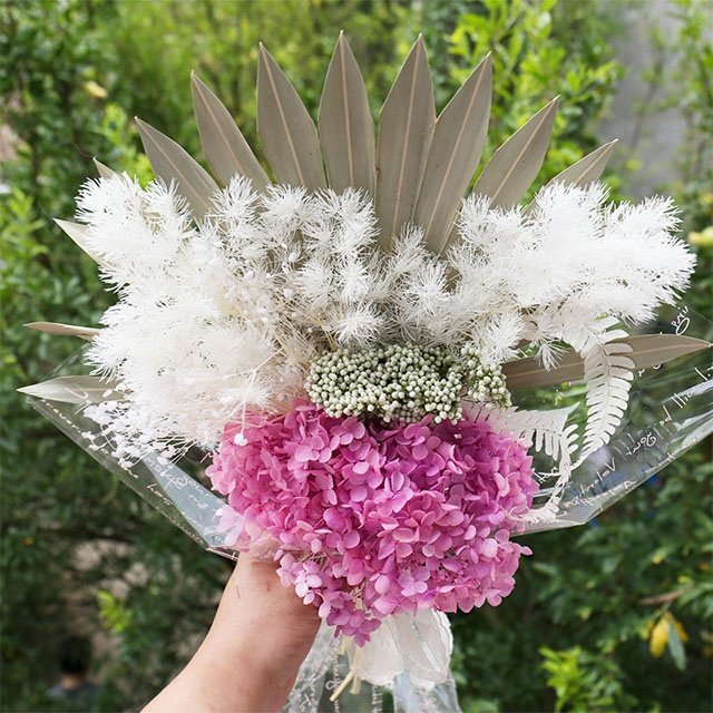Wholesale bride flower bouquet natural preserved rose dry flower handmade bouquet wedding home decoration