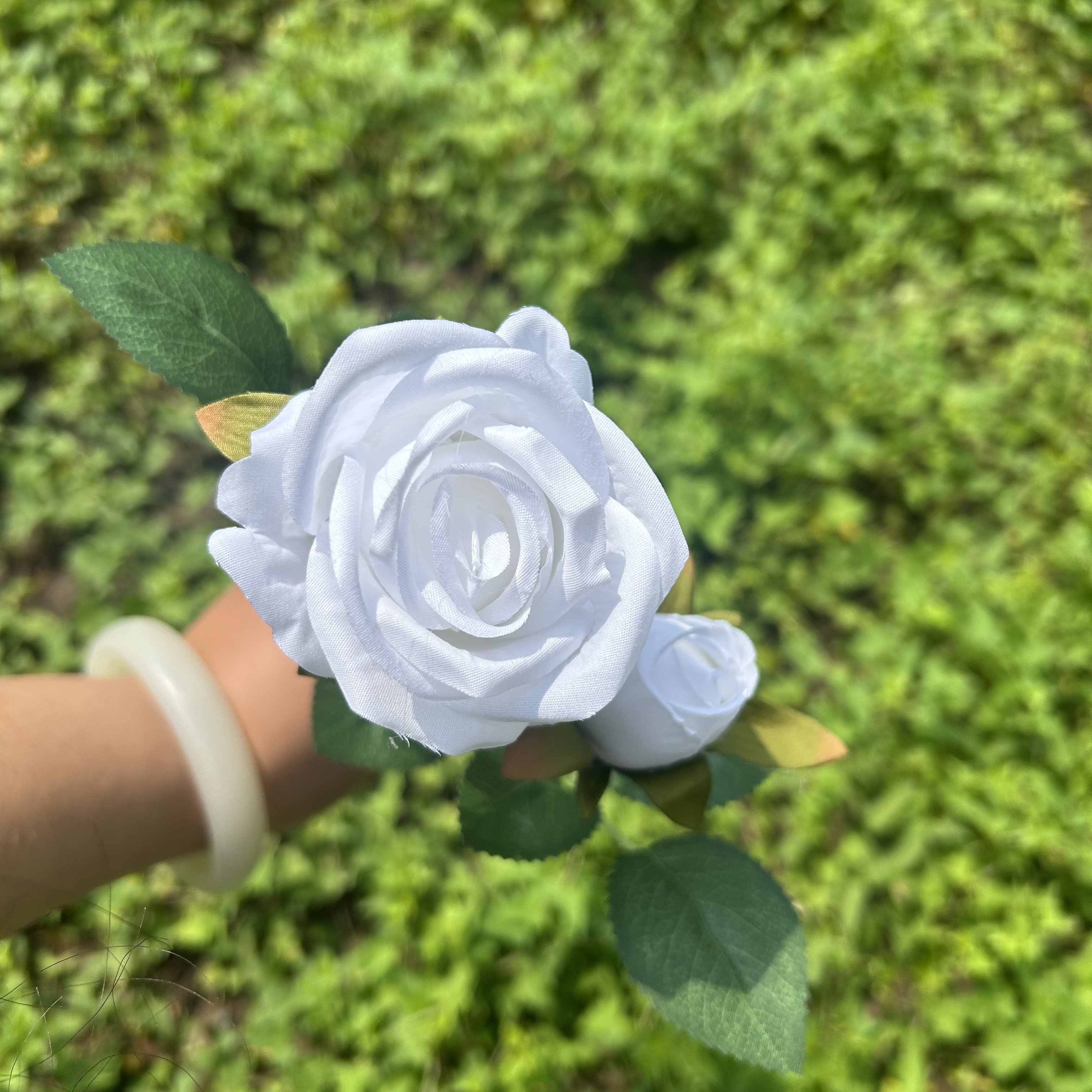 Competitive Price Artificial Flower Runner 2 head artificial rose Artificial Dried Flowers