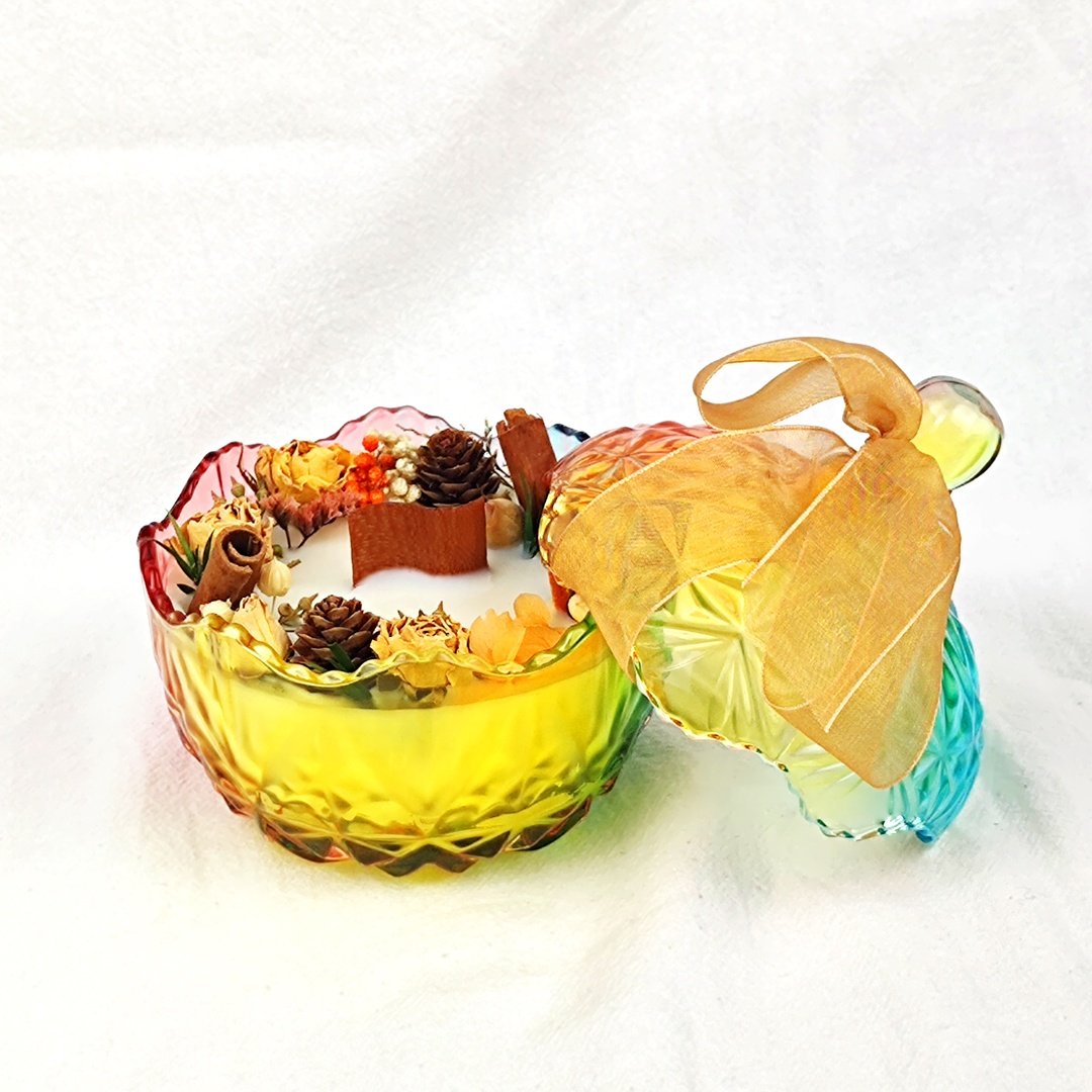 Premium Quality Creative Beautiful Dry flower and Fruit in Scented Candles With Multiple Colors Glass Jar
