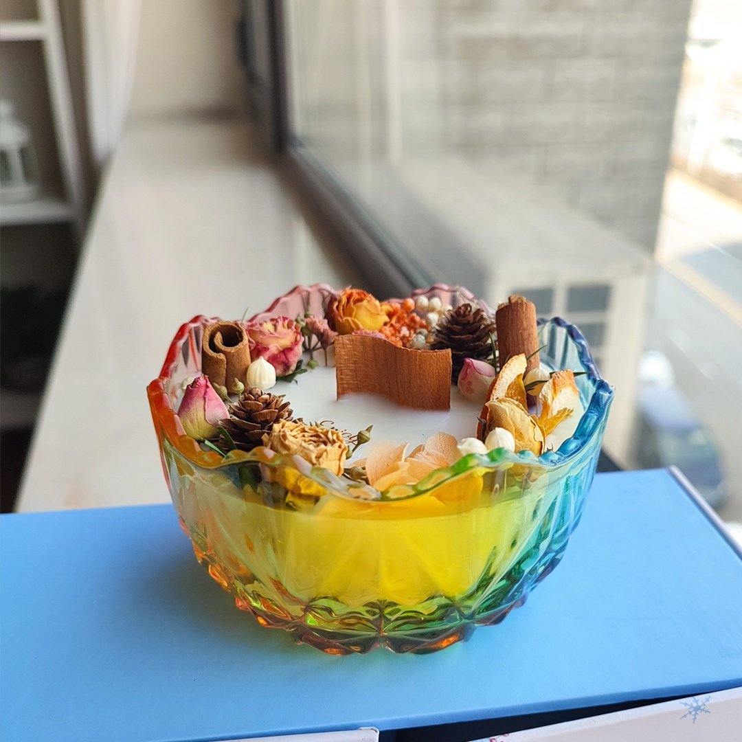 Premium Quality Creative Beautiful Dry flower and Fruit in Scented Candles With Multiple Colors Glass Jar