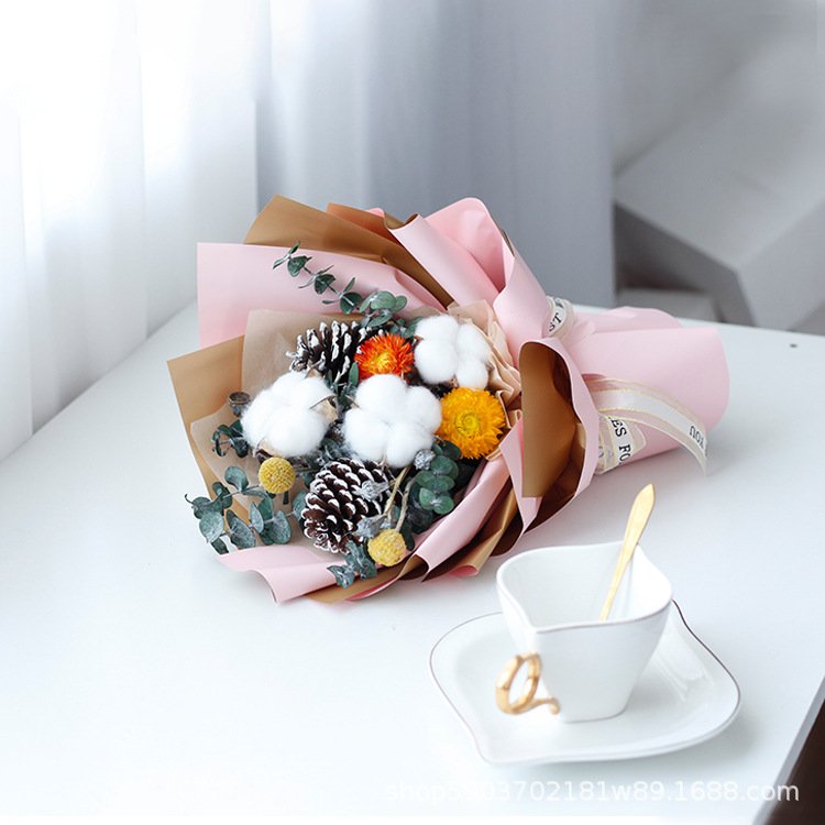 Hot selling Christmas Decoration Gypsophila Hydrangea Red Preserved Roses Handmade dried flowers bouquet
