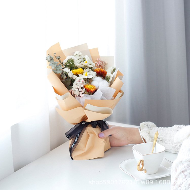 Hot selling Christmas Decoration Gypsophila Hydrangea Red Preserved Roses Handmade dried flowers bouquet
