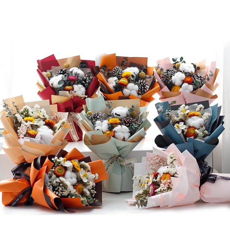 Hot selling Christmas Decoration Gypsophila Hydrangea Red Preserved Roses Handmade dried flowers bouquet