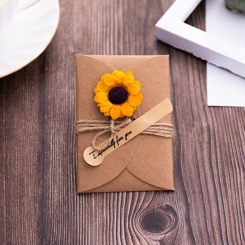 Customized Vintage DIY Kraft Paper Dried Flower Souvenir Birthday Valentine Blessing Greeting Card