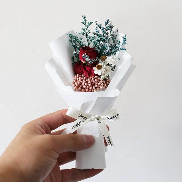 Hot selling mini dried rose flower bouquet natural black and white little small dry flowers for Party Wedding Decoration