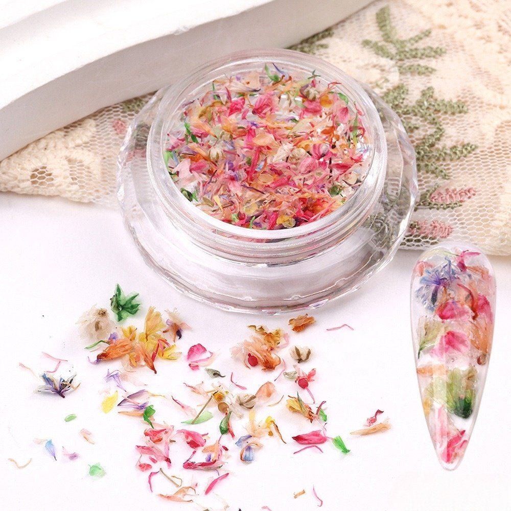 Dried flowers embedded resin crafts Remarkable beautiful candle making