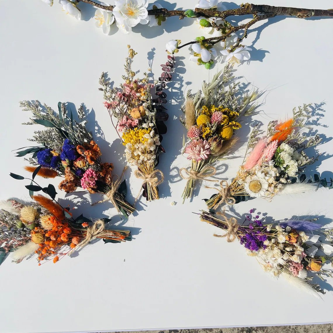 Top Popular Natural Real Flowers Bouquets Wholesale Customization Mini Dried Crochet Flower Bouquet