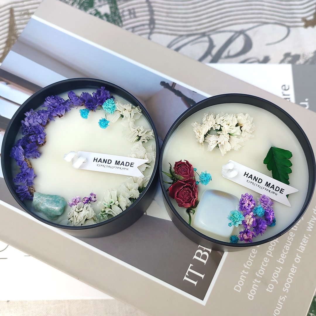 Customizable Color 8OZ Dry Flower Aromatherapy Scented Candles in Black Tin for Home Decoration Christmas & Diwali Holidays
