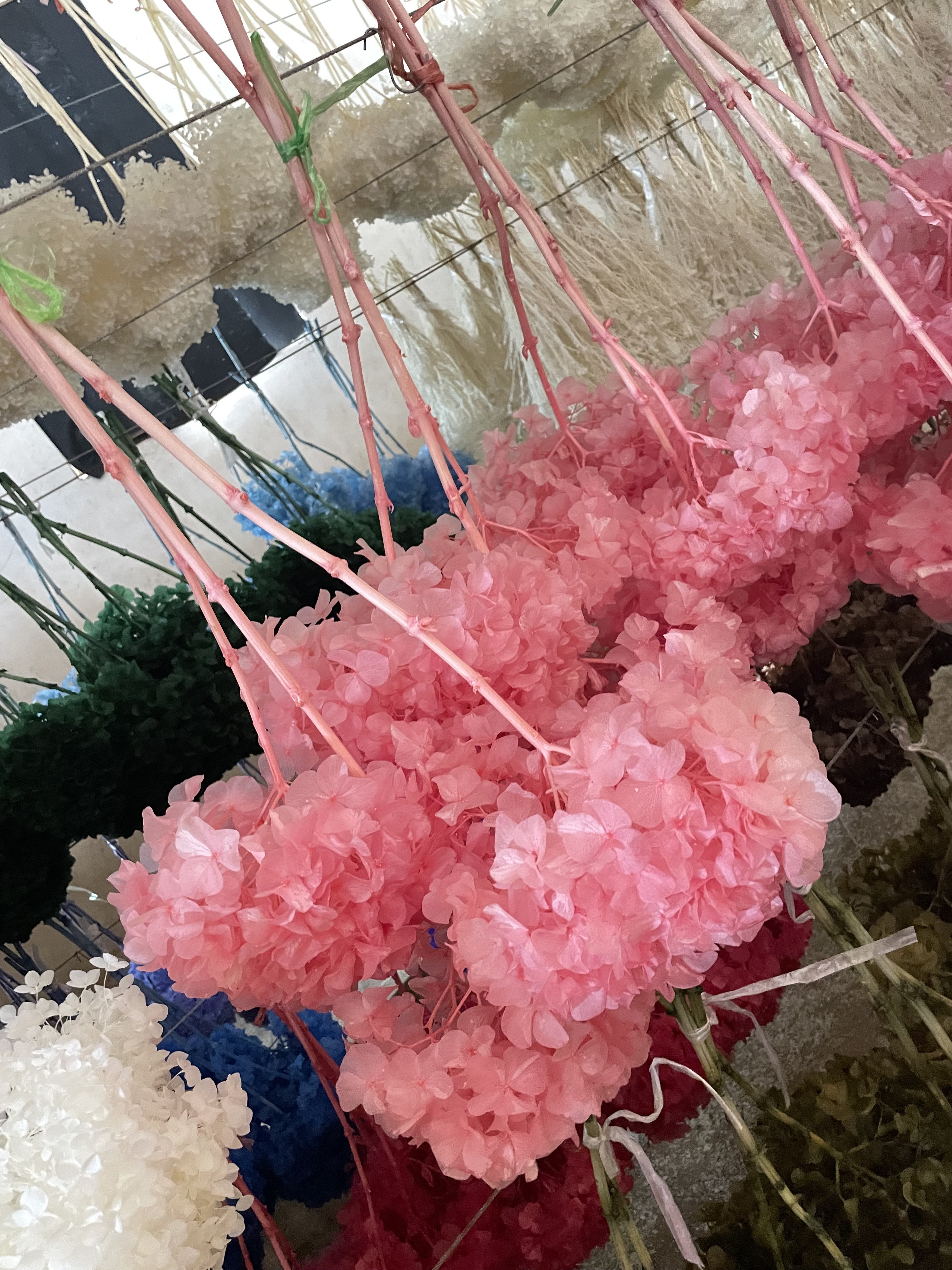 bouquet of flowers dried hydrangea flowers big leaf pink blue purple white dusty rose red preserved hydrangeas for events decor