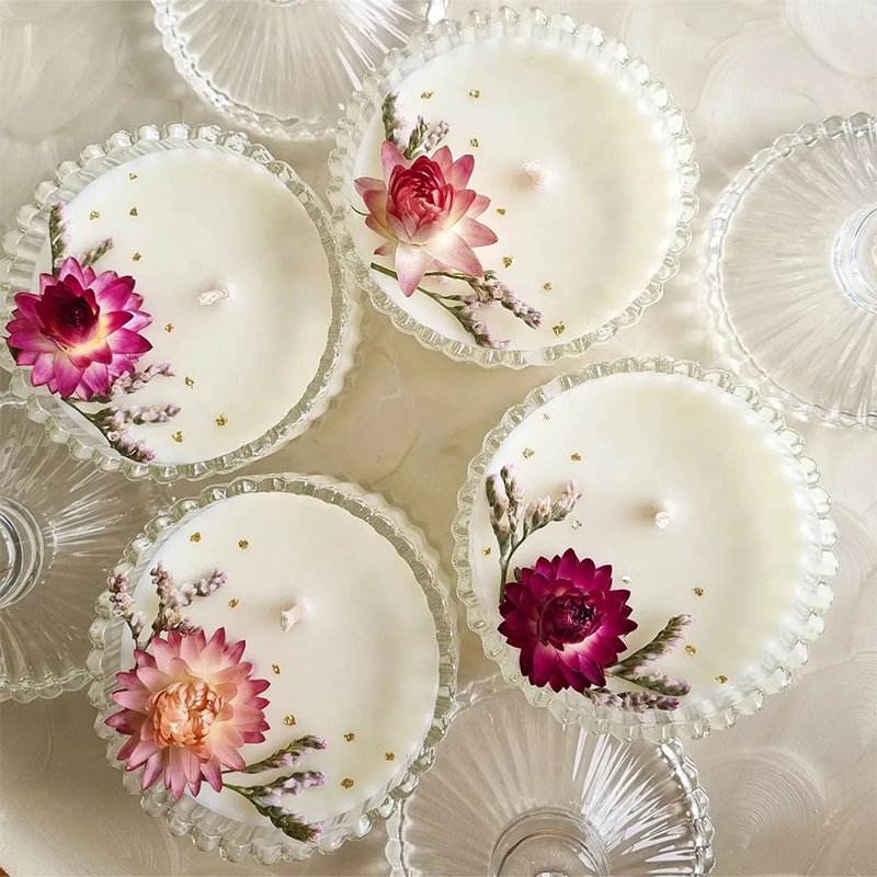 AIKUN Wax Novel Style Aromatic Private Label Cylinder Shape Festival Dried Flower Decoration Glass Aroma Candles