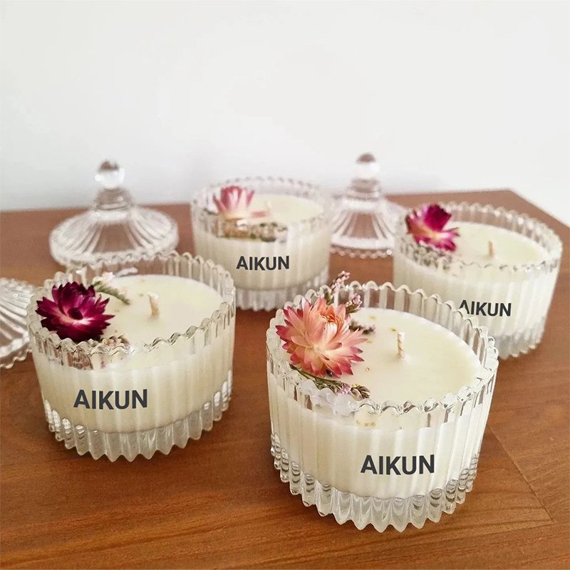 AIKUN Wax Novel Style Aromatic Private Label Cylinder Shape Festival Dried Flower Decoration Glass Aroma Candles