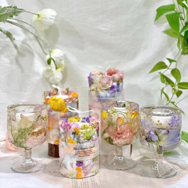 Handmade Romantic Dried flower pillar Scented candles Rose Soy Wax Wedding Gifts Home Decor