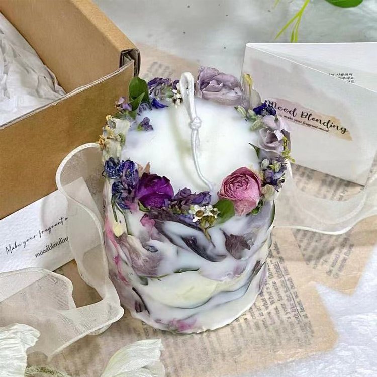 Handmade Romantic Dried flower pillar Scented candles Rose Soy Wax Wedding Gifts Home Decor
