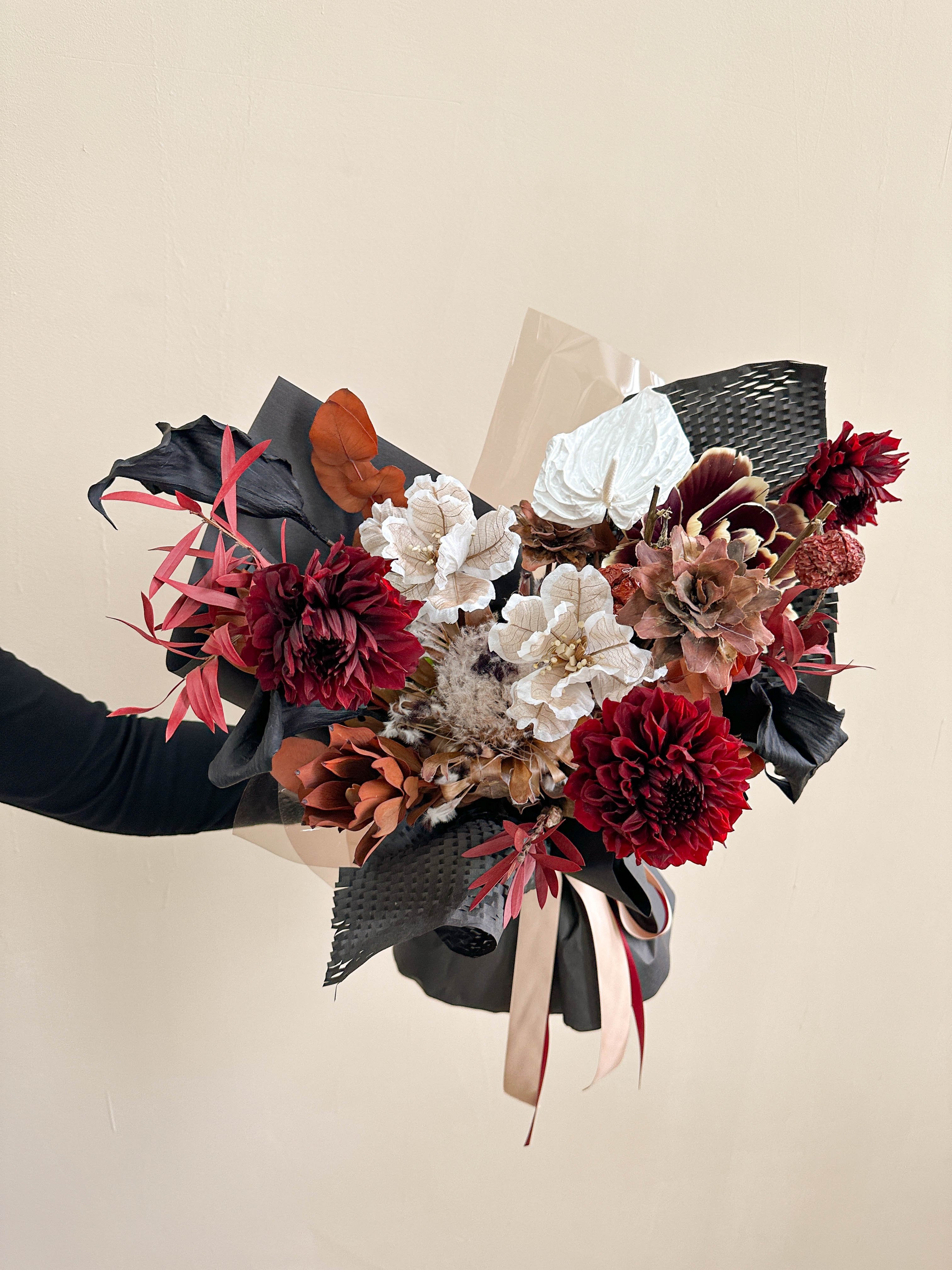 Factory wholesale Immortal Infinity Eternal Forever roses Stabilized dried flower bouquet In Vase home weeding decor