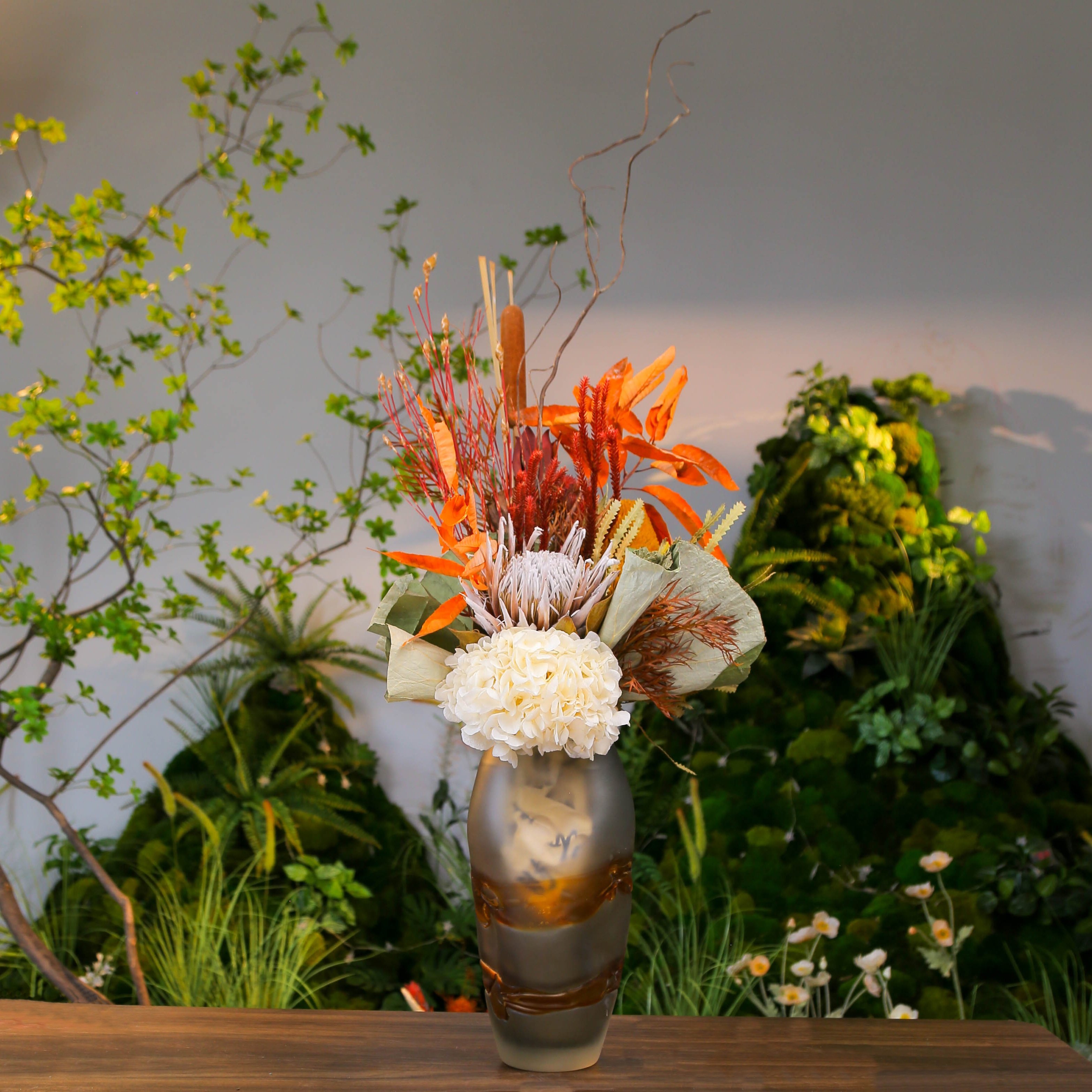 Factory wholesale Immortal Infinity Eternal Forever roses Stabilized dried flower bouquet In Vase home weeding decor