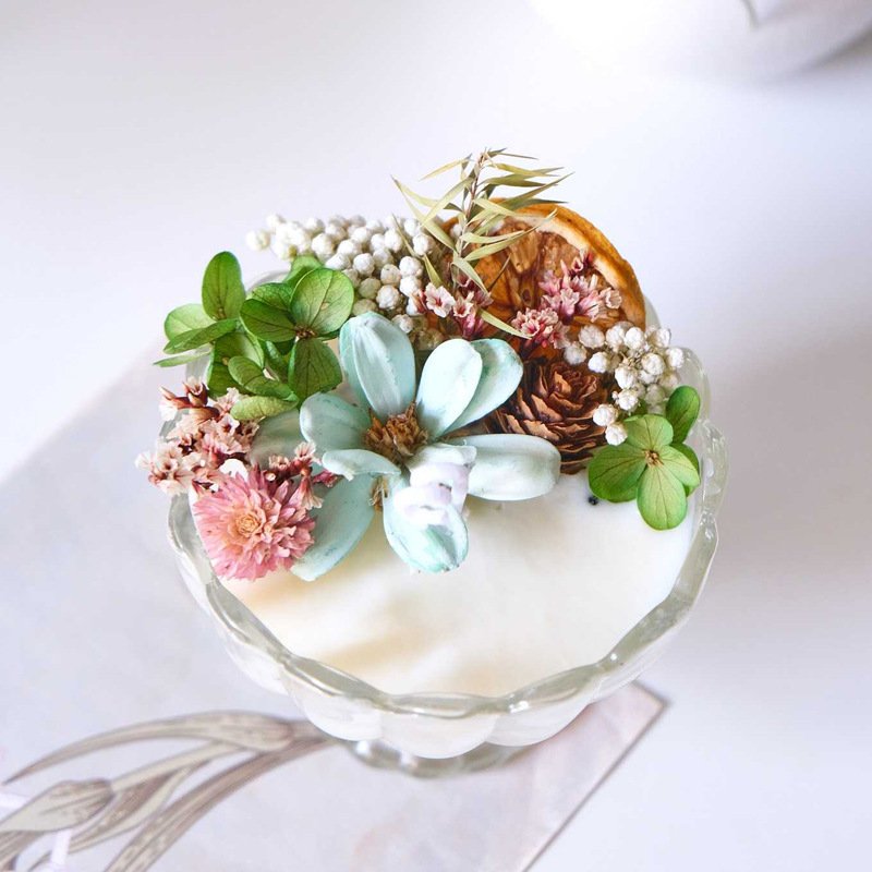 Wholesale Soy Wax Scented Candle Birthday Cake Gift Candle Handmade Dried Flower Candle Gift Box