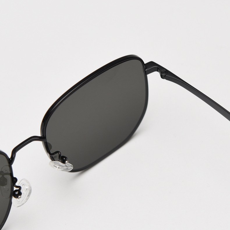 New Style Sunglasses 2025 Trendy Unisex Square Sunglasses Big Lens Uv400 Metal Frame Custom Logo Wholesale