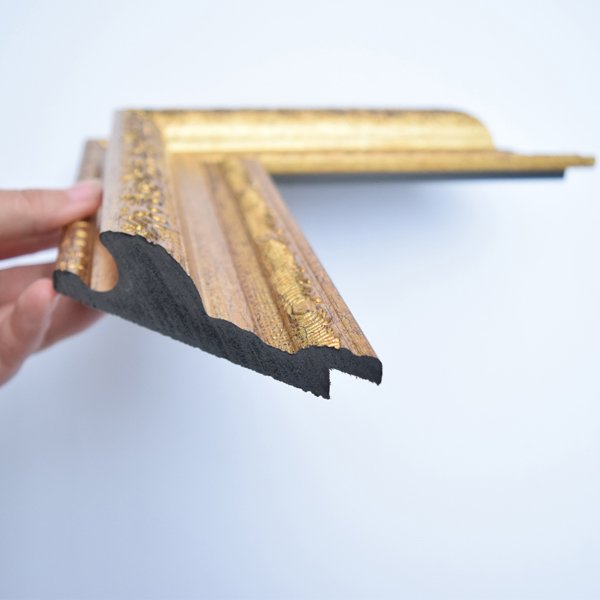 China Manufacturer Classical Style and 65*30mm Size Oil Paintings Sticks Polystyrene Picture Frame Moulding Foam Foot in Lengths