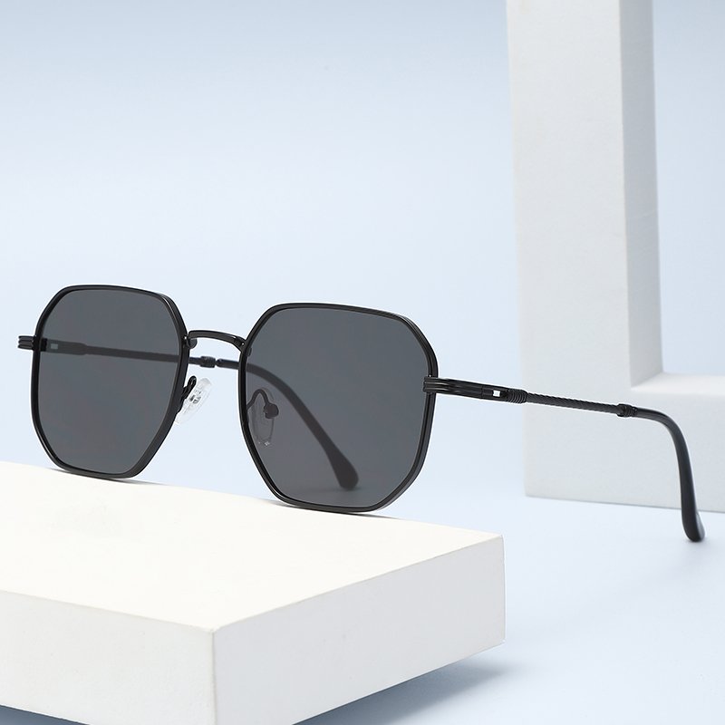 Glazzy Unique Design Classic RB Shape Gold Plated Frame Metal Twisted Arms Outdoor Shades Men Women Sunglasses
