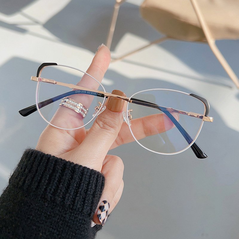 2024 Latest Vintage Computer Glasses Metal Full Frame Anti Blue Light Transparency For Girls Men Cat Eye Frame Optical Glasses