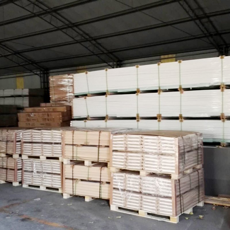 MDF waterproof Pre-primed solid wooden plywood MDF Crown floor shower door casing frame mouldings for the home decorative