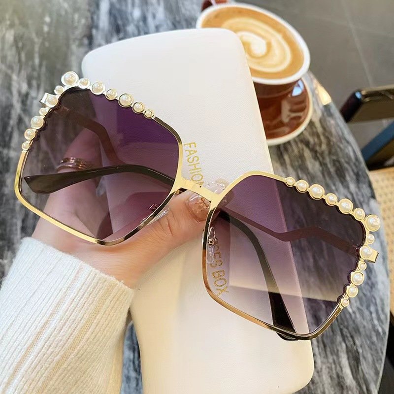 Fashion Ladies Round frame PC Lens Pearl Sunglasses for Women UV400