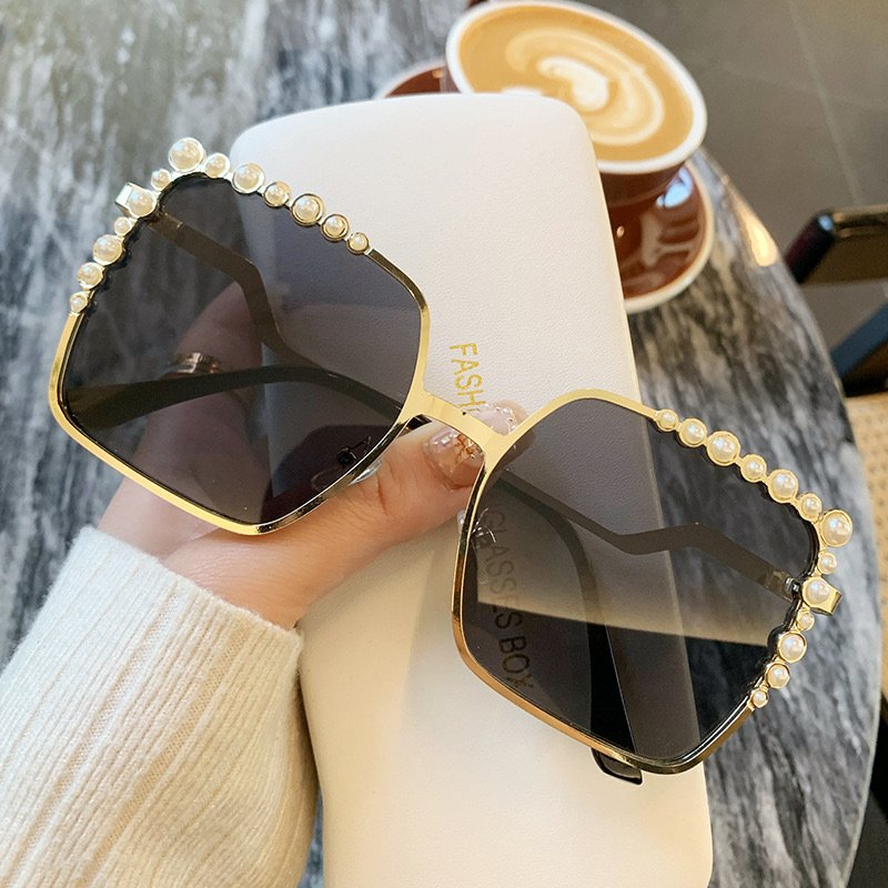 Fashion Ladies Round frame PC Lens Pearl Sunglasses for Women UV400