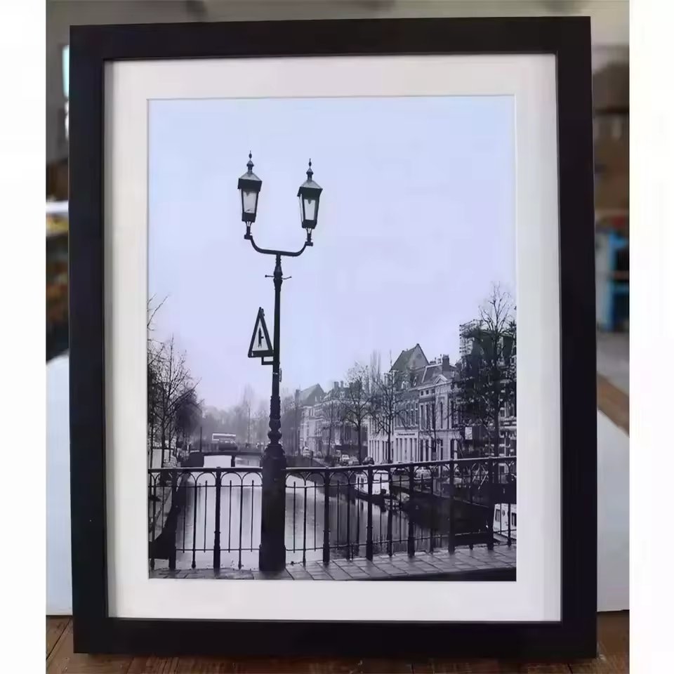 Modern Simple Solid Wood Picture Frame Custom Size 2x3cm Wall Hanging Wooden Moulding