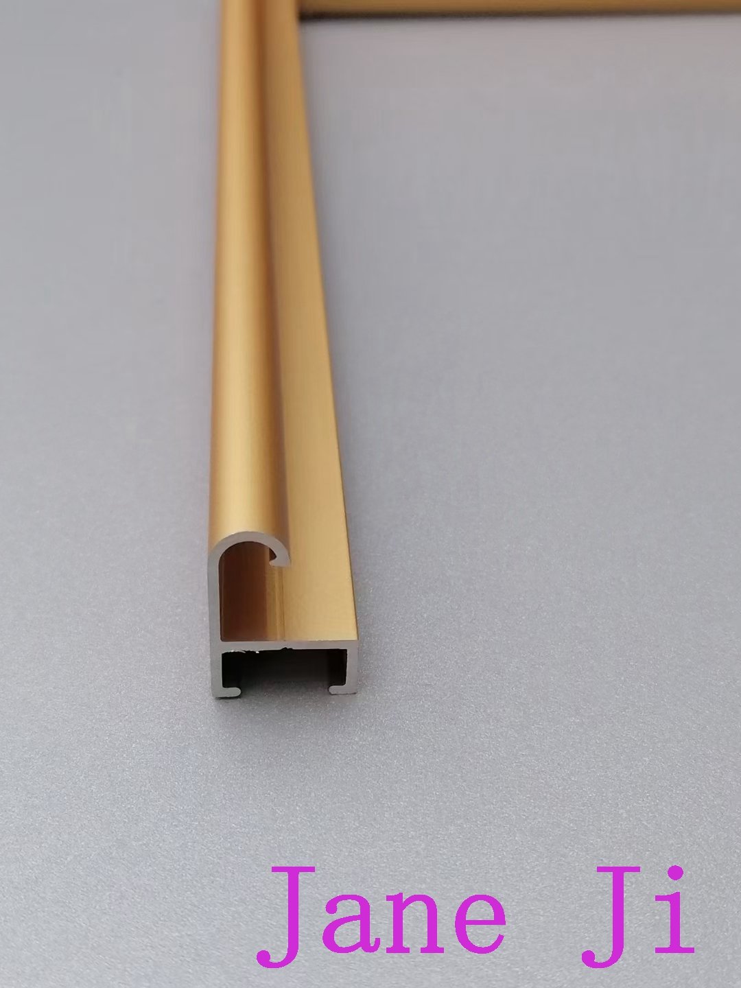 Photo frame in stock anodized aluminum profile