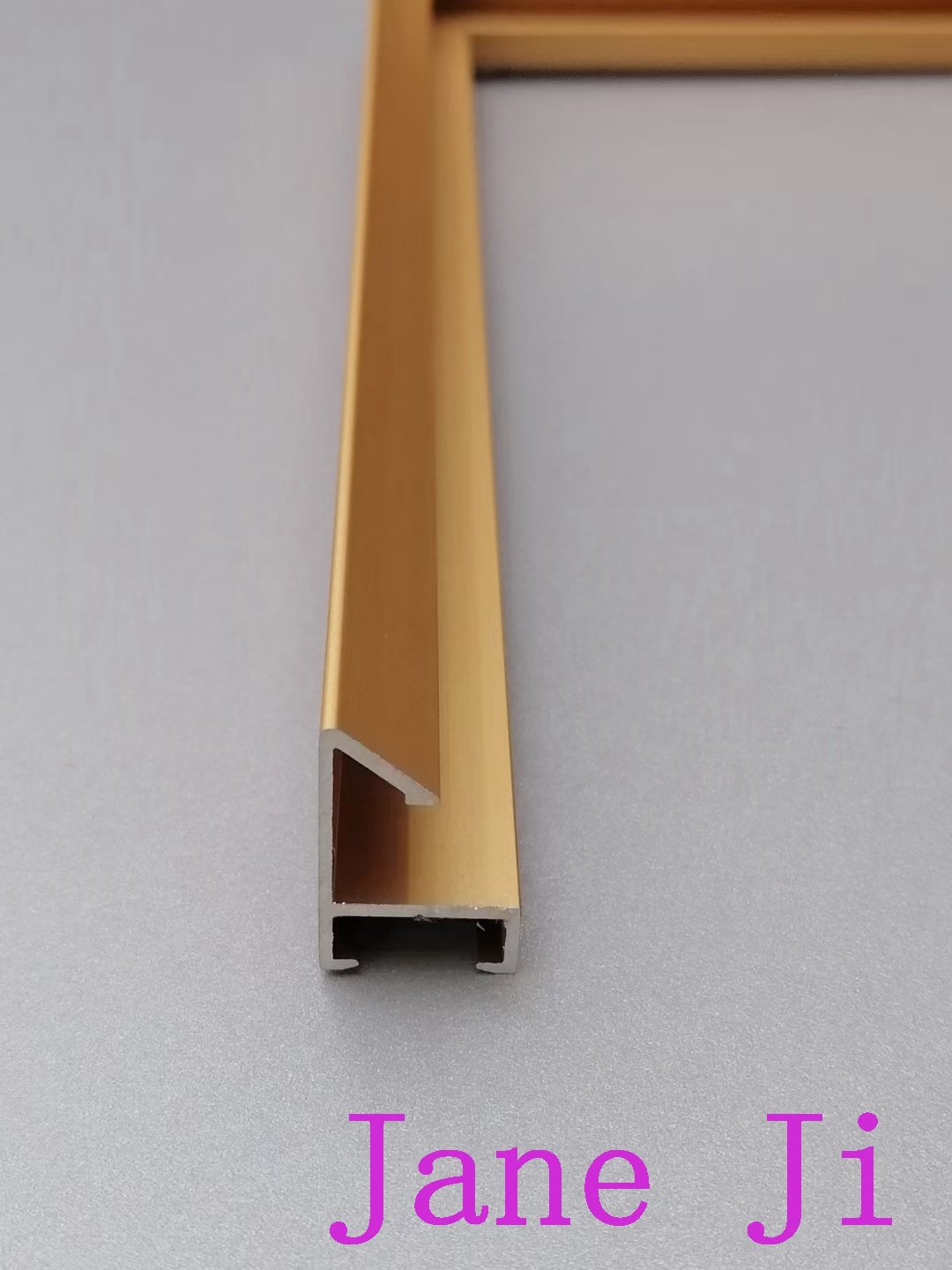 Photo frame in stock anodized aluminum profile