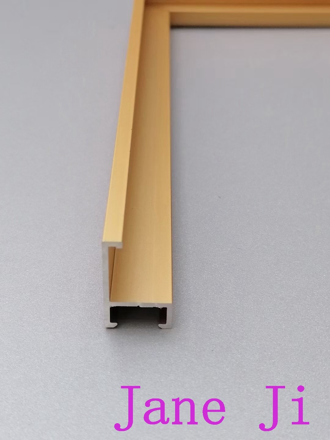Photo frame in stock anodized aluminum profile