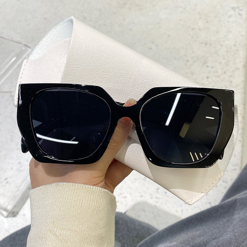 2024 Custom Designer Women Bold Tortoise Shell Big Frame Glasses Oversized Men Vintage Shades Luxury Cat Eye Sunglasses