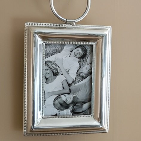 Elegant Minimalist Modern Photo Frame 6 Inch 7 Inch A4 Small Metal Photo Frame For Bedroom & Table Decoration Brass Photo Frames