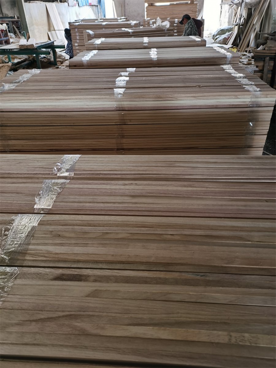wooden frame Decorative Wood Strips millwork and moulding Custom triangle chamfer strips