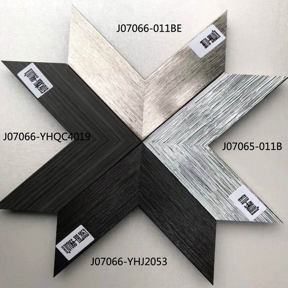 Foshan Hualun Guanse Big Size PS Frame Moulding Profile Modern European Design Made from Wood Plastic and Painted Surface