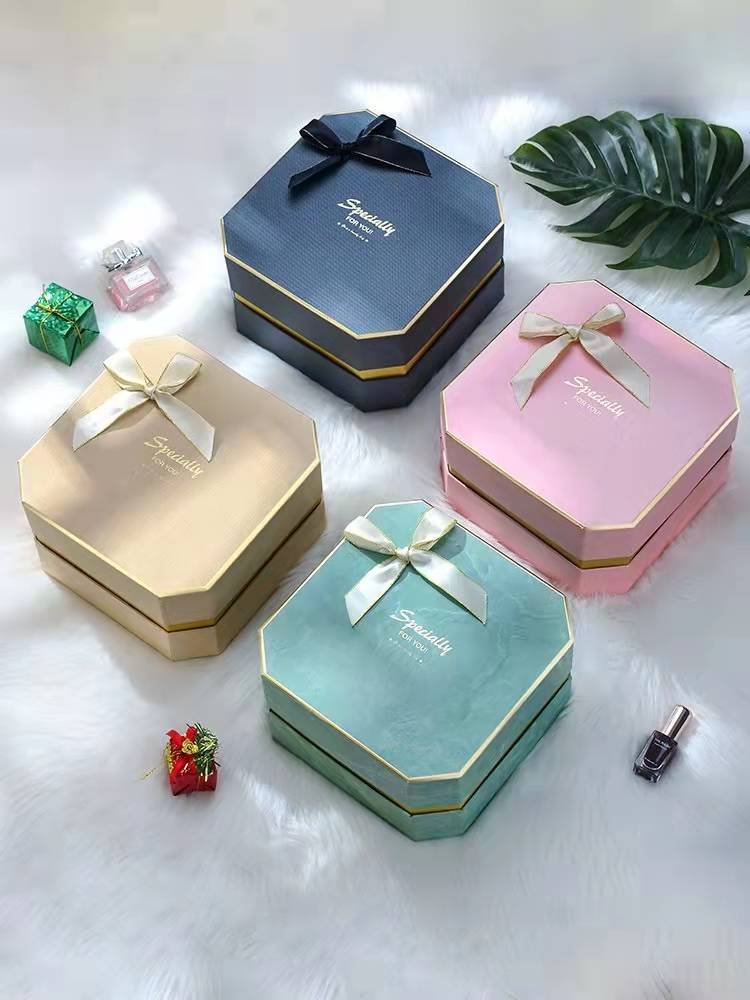 Luxury elegant birthday Valentine's day cardboard paper packaging box for present gifts