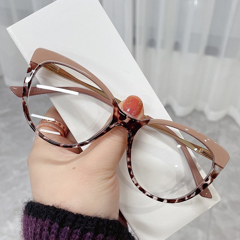 2024 Trendy Tr90 Anti Blue Light Blocking Eyeglasses Frame Ladies Luxury Designer Retro Optical Glasses Frame Women