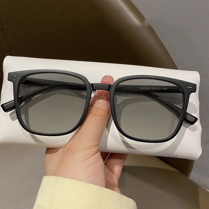 Photochromic Anti Radiation Glasses For Women Men Square Flat Light Eyeglasses Frame Sun Shade Female Sunglasses
