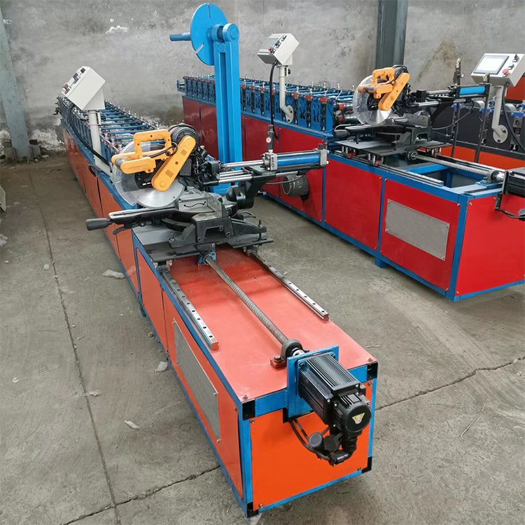 Roller Shutter Door Sheet Roll Forming Machine Used For Garage Door Making Customized