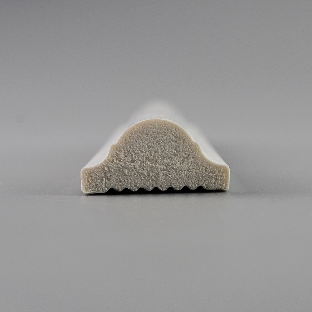 OEM Factory Modern Indoor PVC Floor PS White Foam Skirting Mouldings Machine Primed for Hotel Application