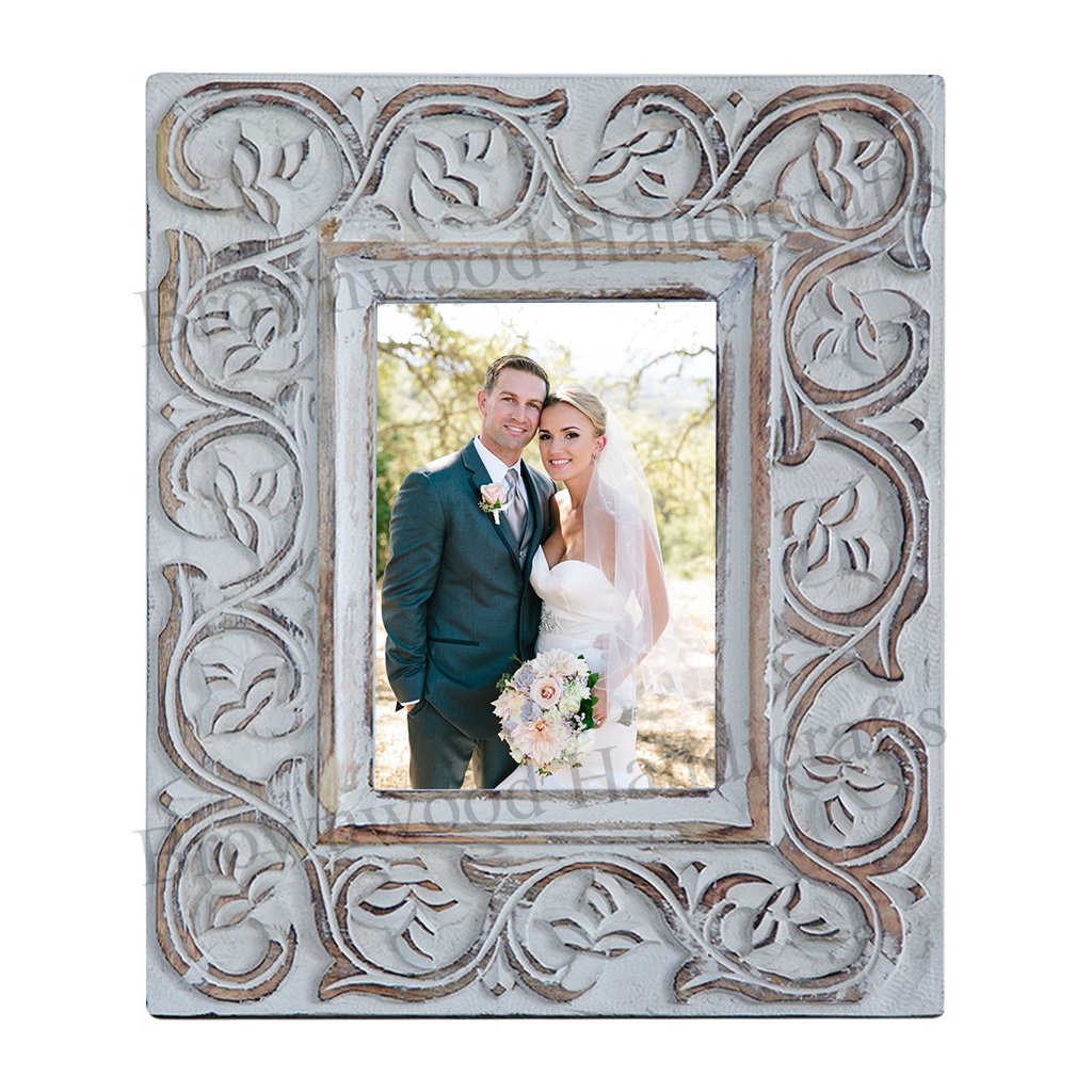 New Designed Hand Carved Solid Mango Wood Baby Photo Frame Wooden Family Photo Frame Christmas Decor and Gifts Picture Frames
