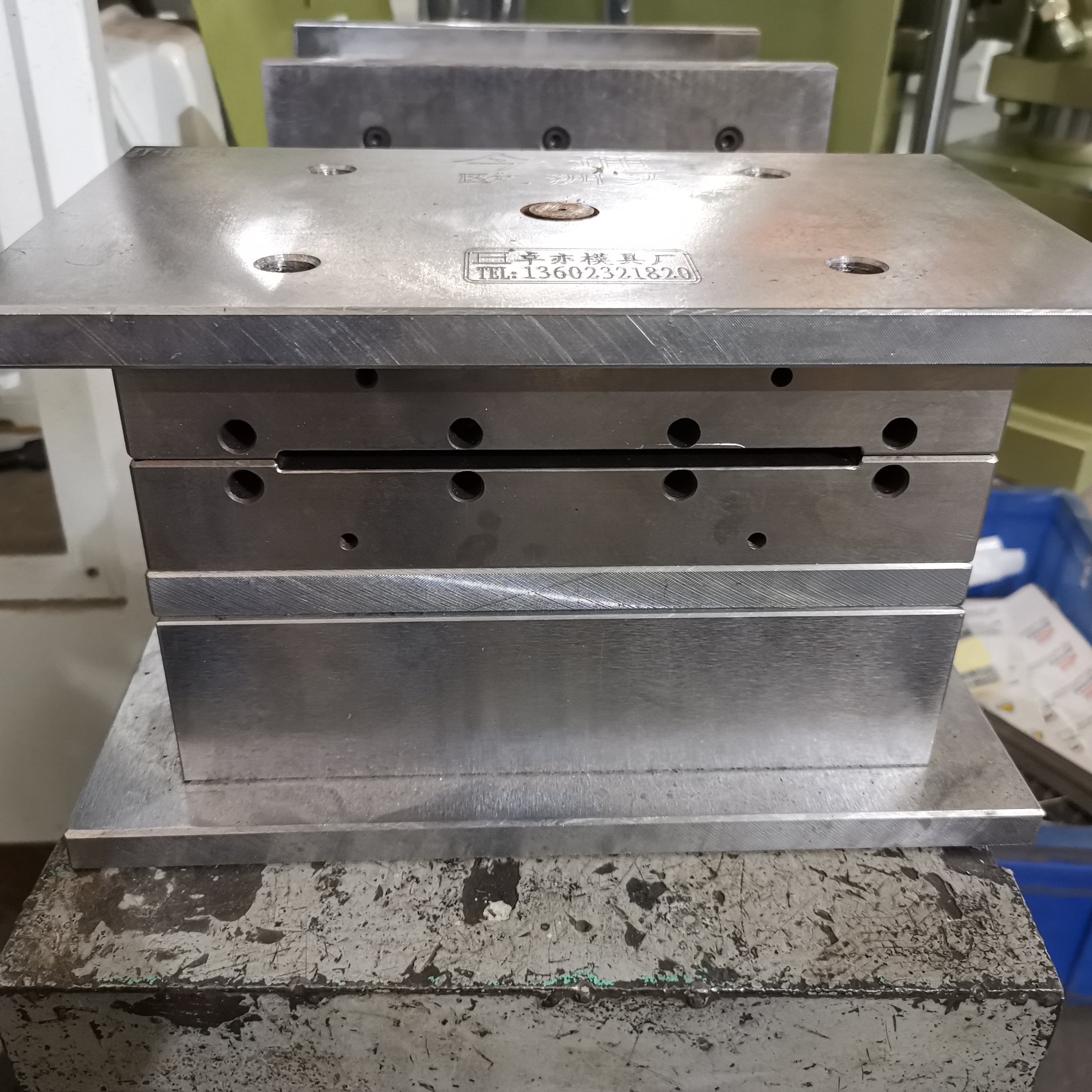 plastic mold mould
