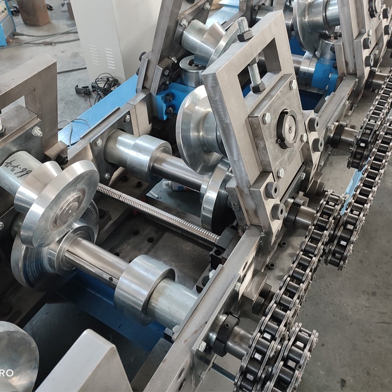 Automatic Quickly Change Steel Frame Channel Punch Hole C Z Purlin Roll Forming Machine