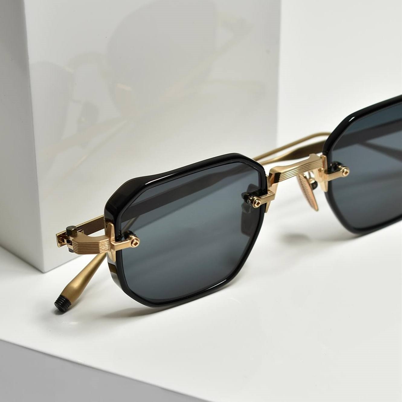 Lmamba Classic Retro Metal Frame Vintage Square Sun Glasses Women Men CR39 Lens Polarized Sunglasses Custom Logo