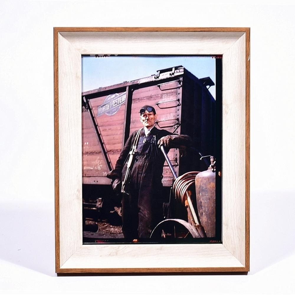 Wood texture Custom Different Size Classical Light Golden White PS Moulding design photo frames