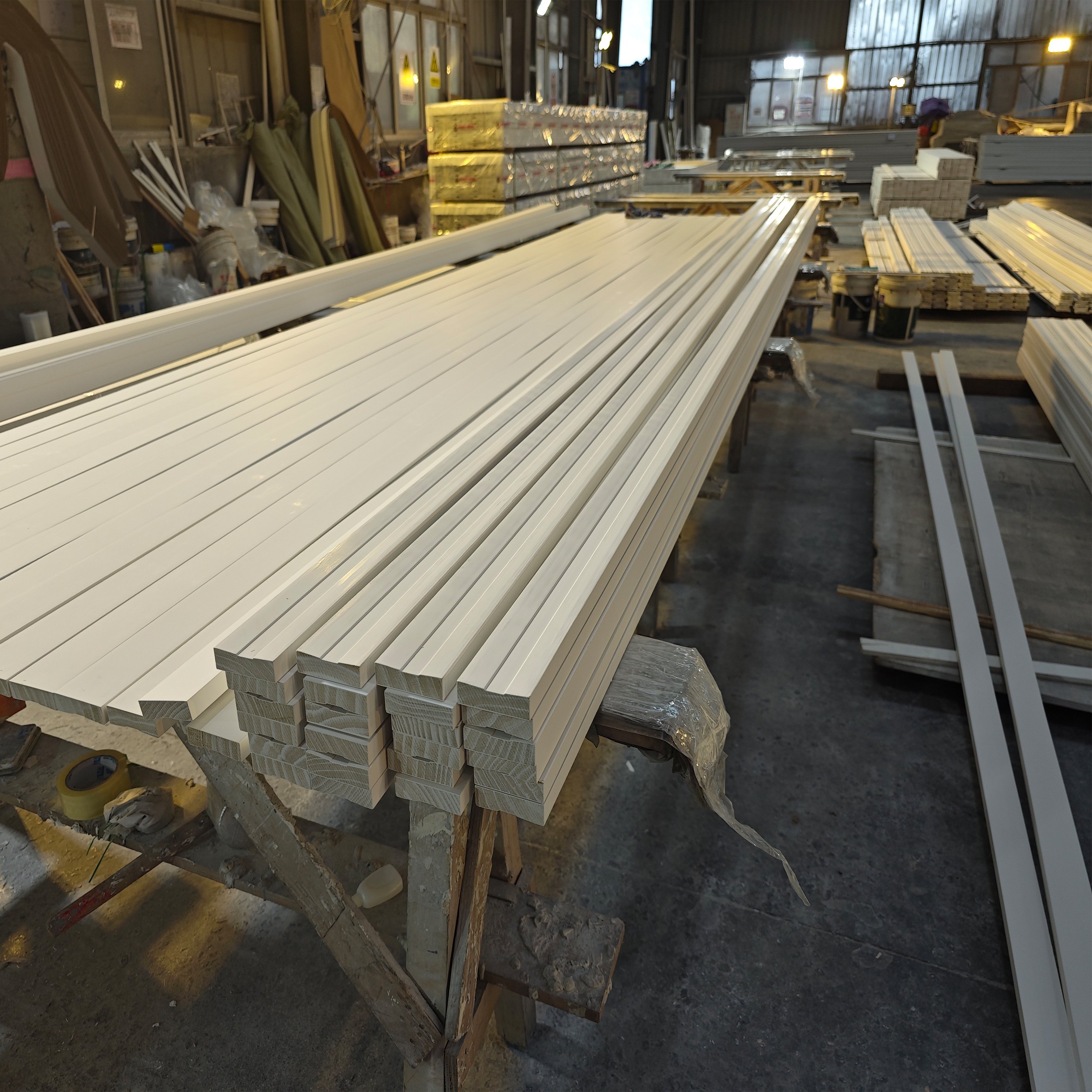 Wholesale White Primed Solid Wood Wooden Moulding Factory Support Custom