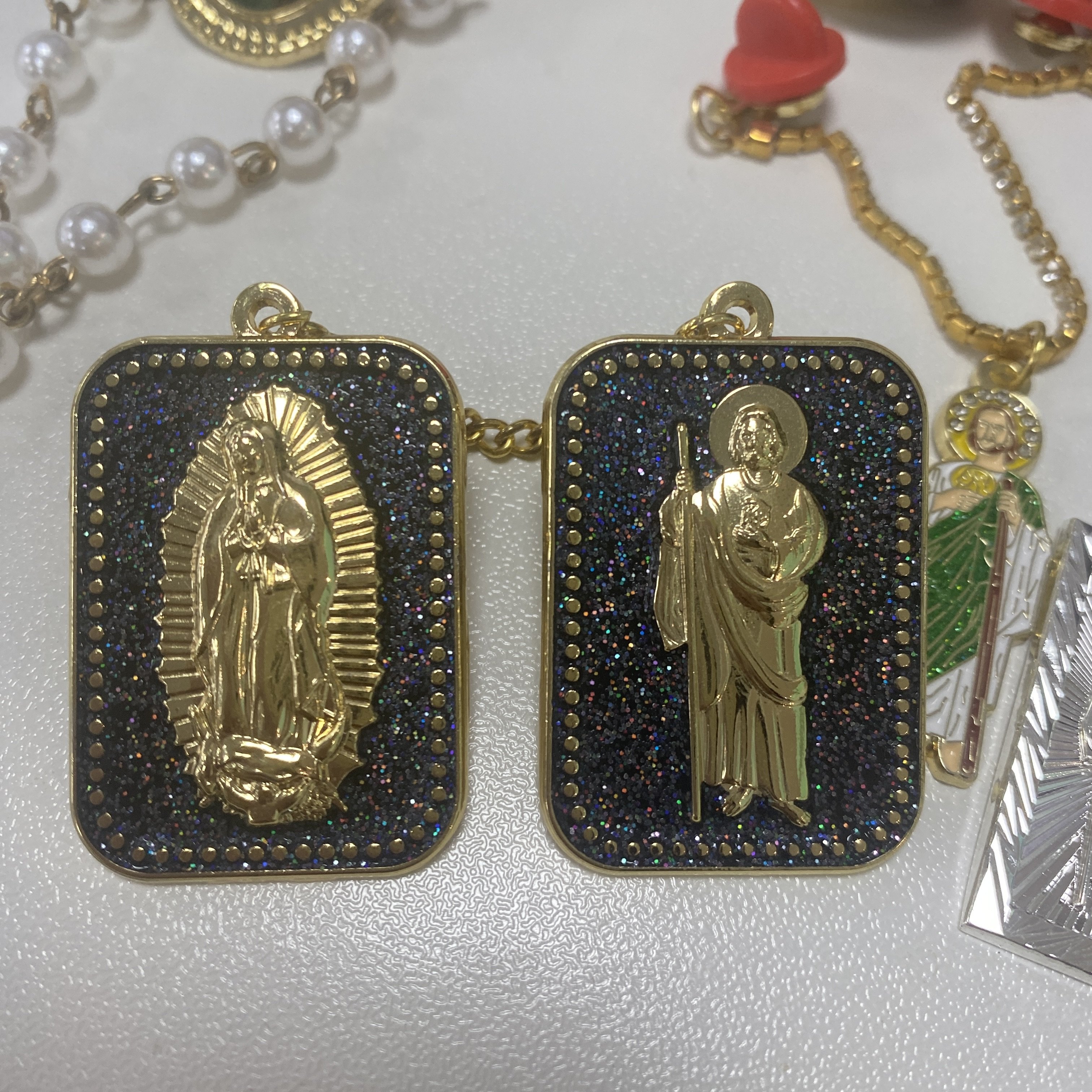 wholesale instock mould Jesus Judas hat pins frame rhinestone customized hat pins mexican