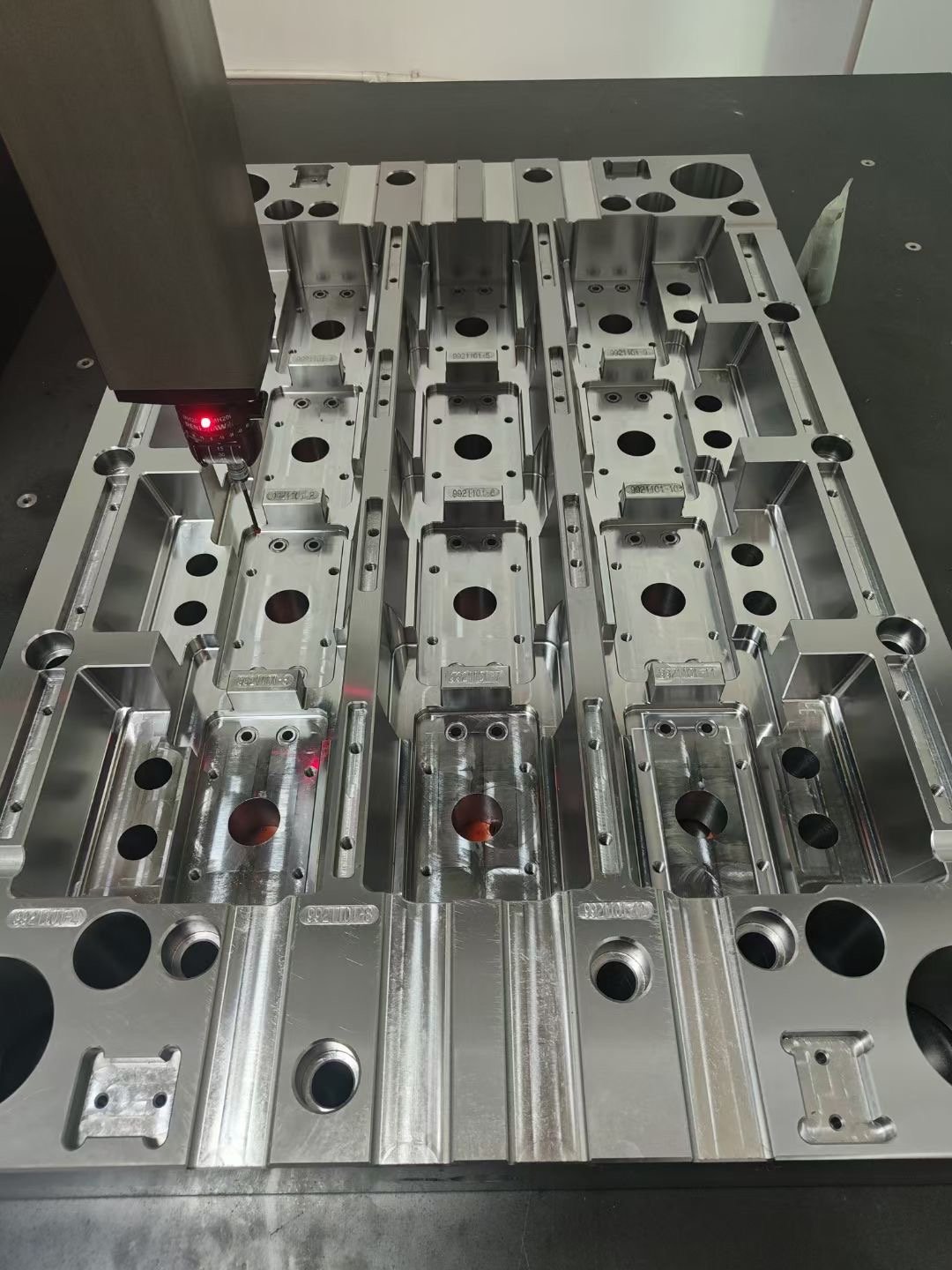 Automotive Aerospace Mold Base Mold Frame Die Base Drawing Design Plastic Injection mould