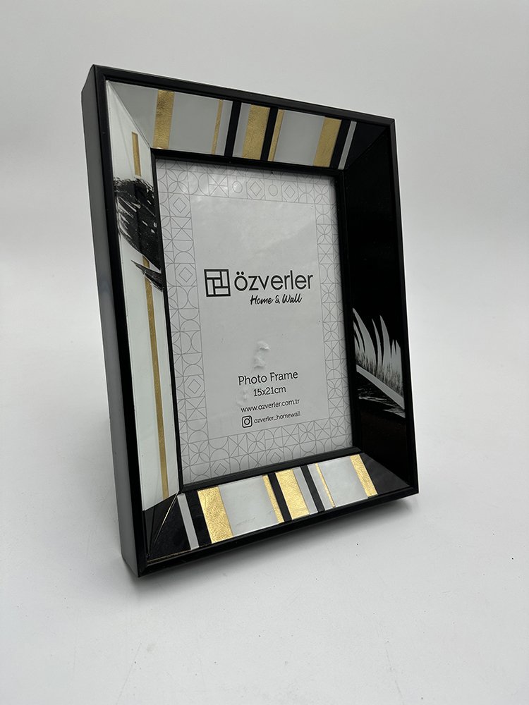 High Quality Customised Picture Frame for Home Decoration Available in Plastic Glass Metal Aluminium Factory Wholesale Prices